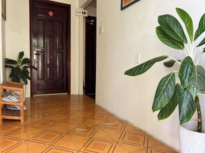 40-吋LED 液晶電視，提供有線頻道