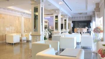 4 restaurants, Thai cuisine