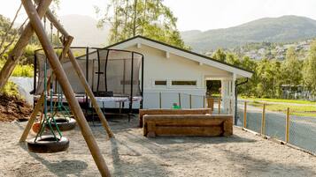 Children’s play area – outdoor