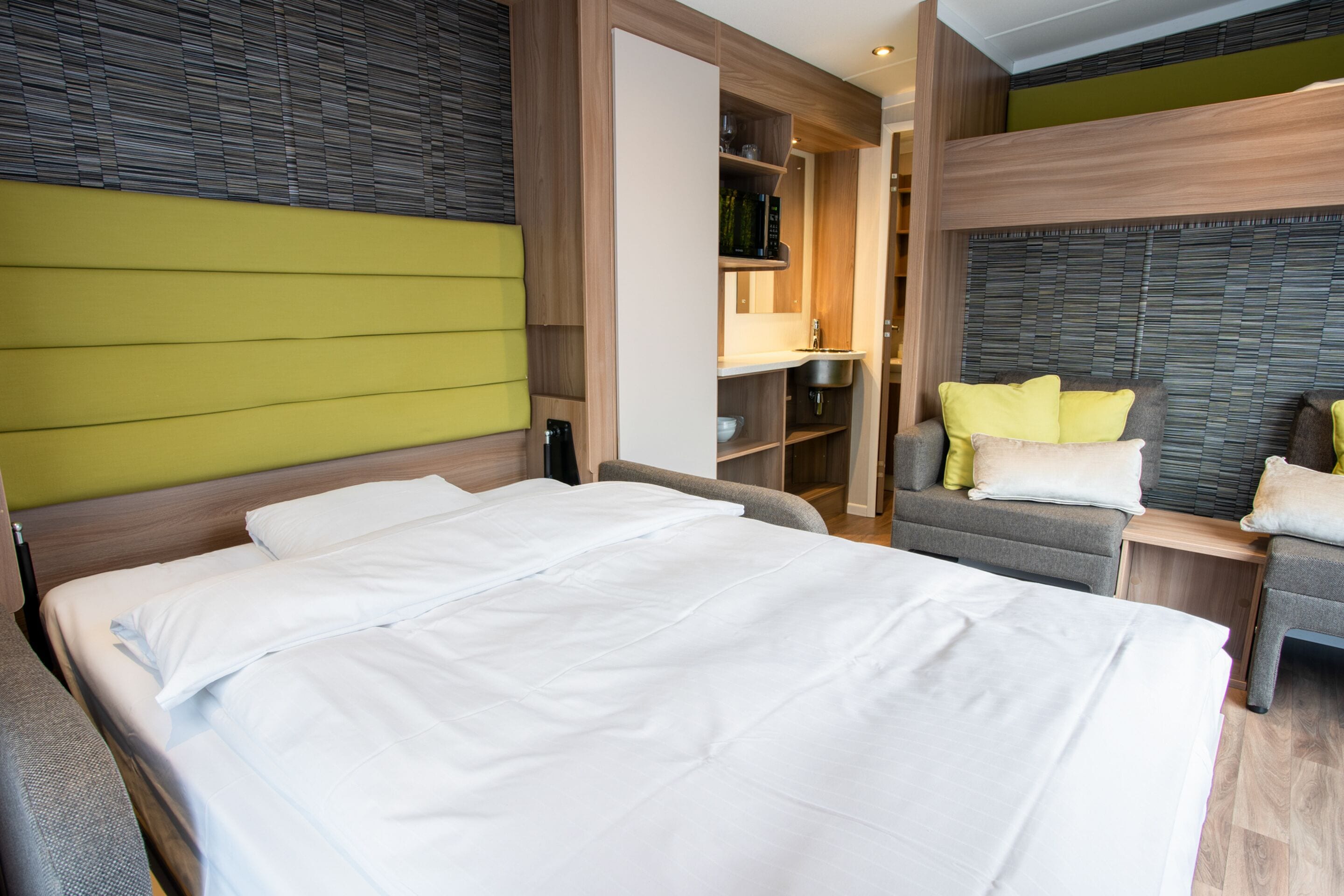 Superior cabin | Individually decorated, individually furnished, blackout drapes