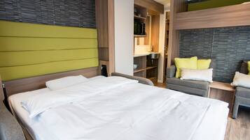 Superior cabin | Individually decorated, individually furnished, blackout drapes