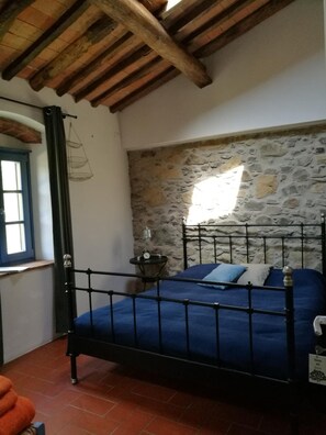 Soundproofing, free WiFi - Tananei (Marliana)