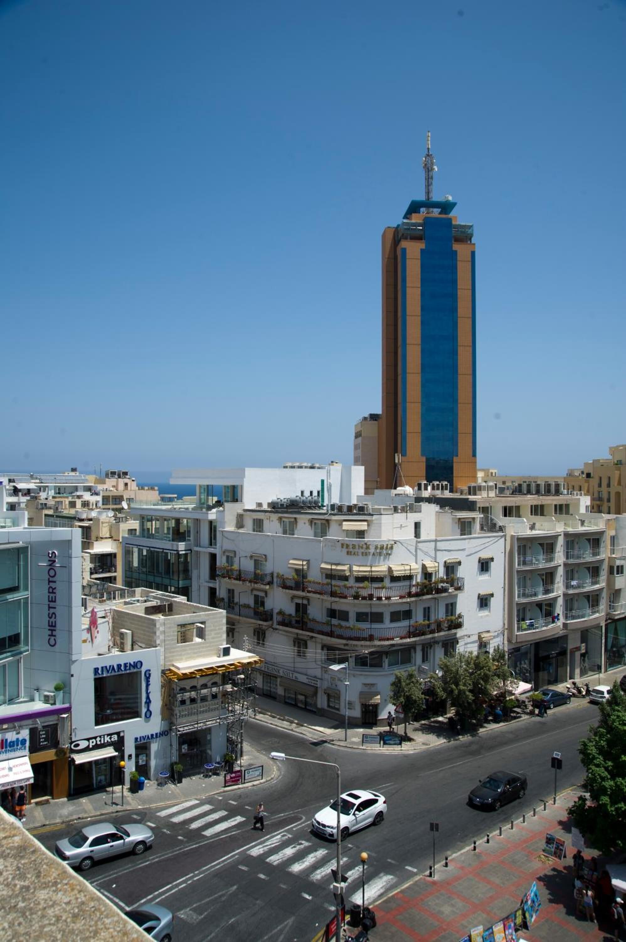 موقف سيارات
