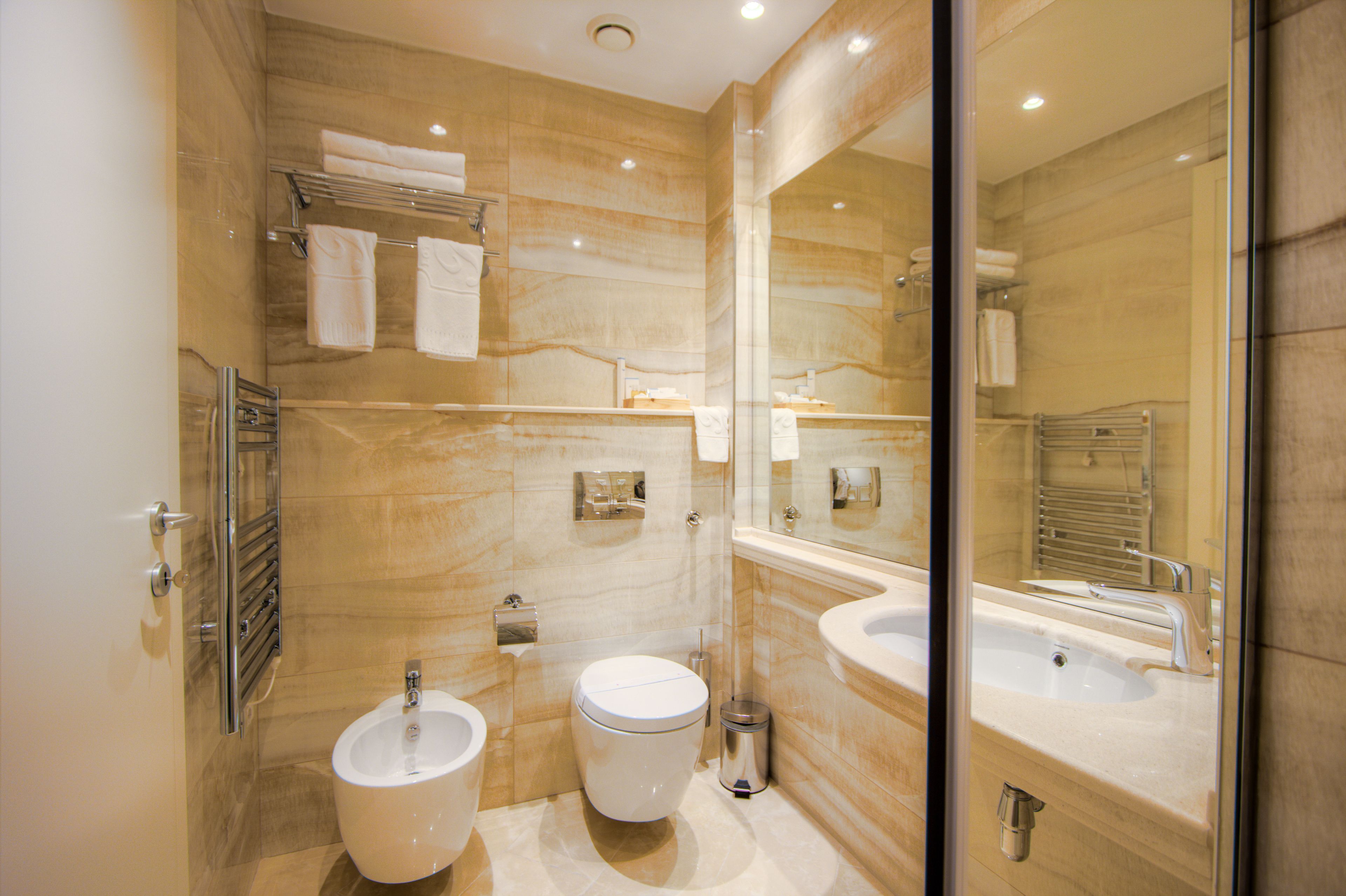 standard double or twin room, 1 bedroom | bathroom | free toiletries, hair dryer, bathrobes, slippers