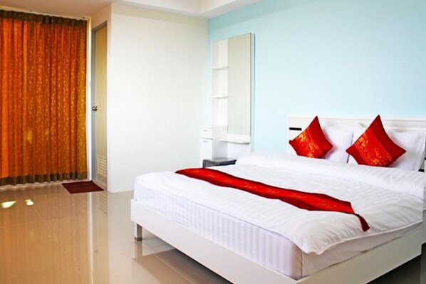 Standard Room | Meja, katil lipat simpan/tambahan, Wi-fi percuma