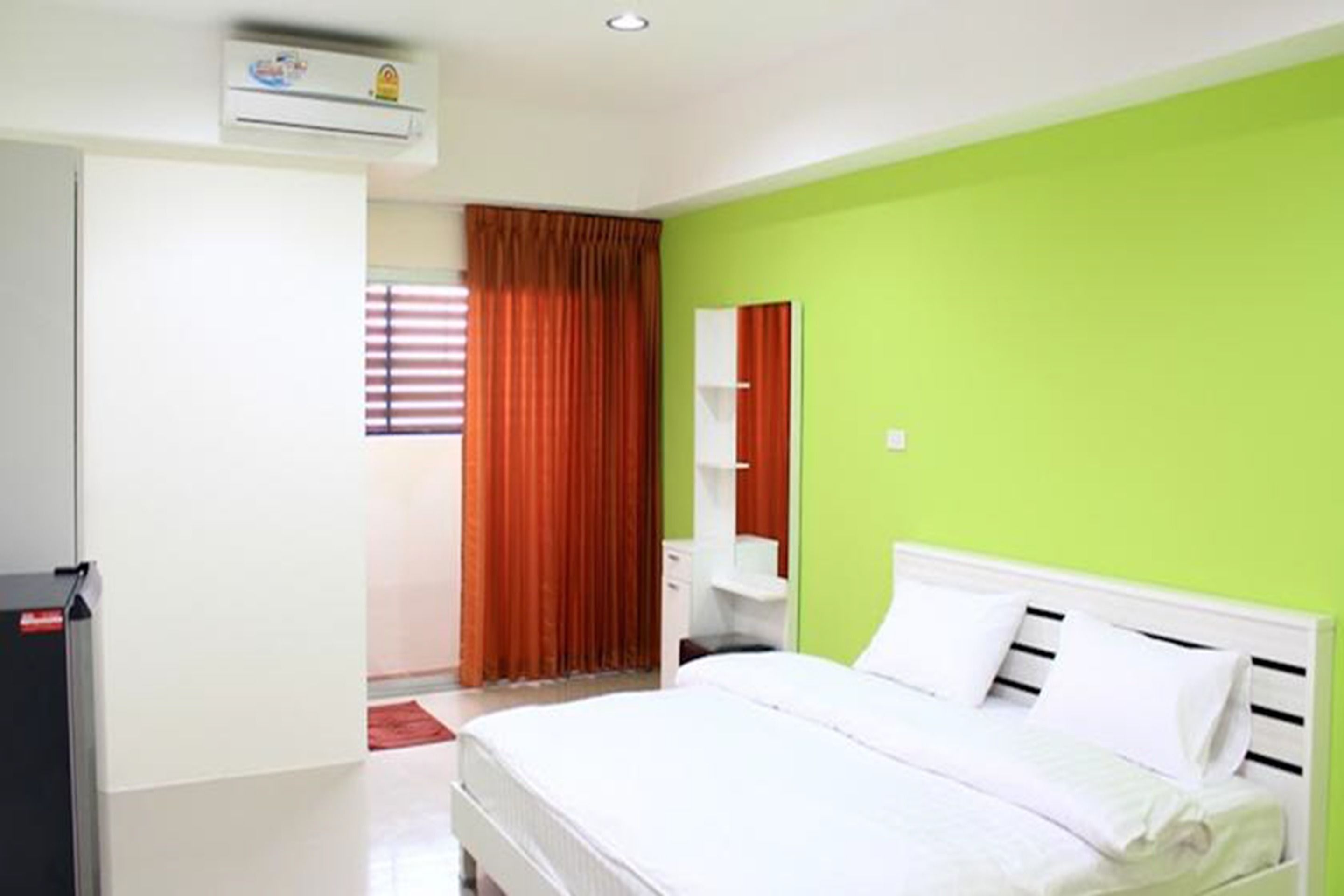 standard room | desk, rollaway beds, free wifi