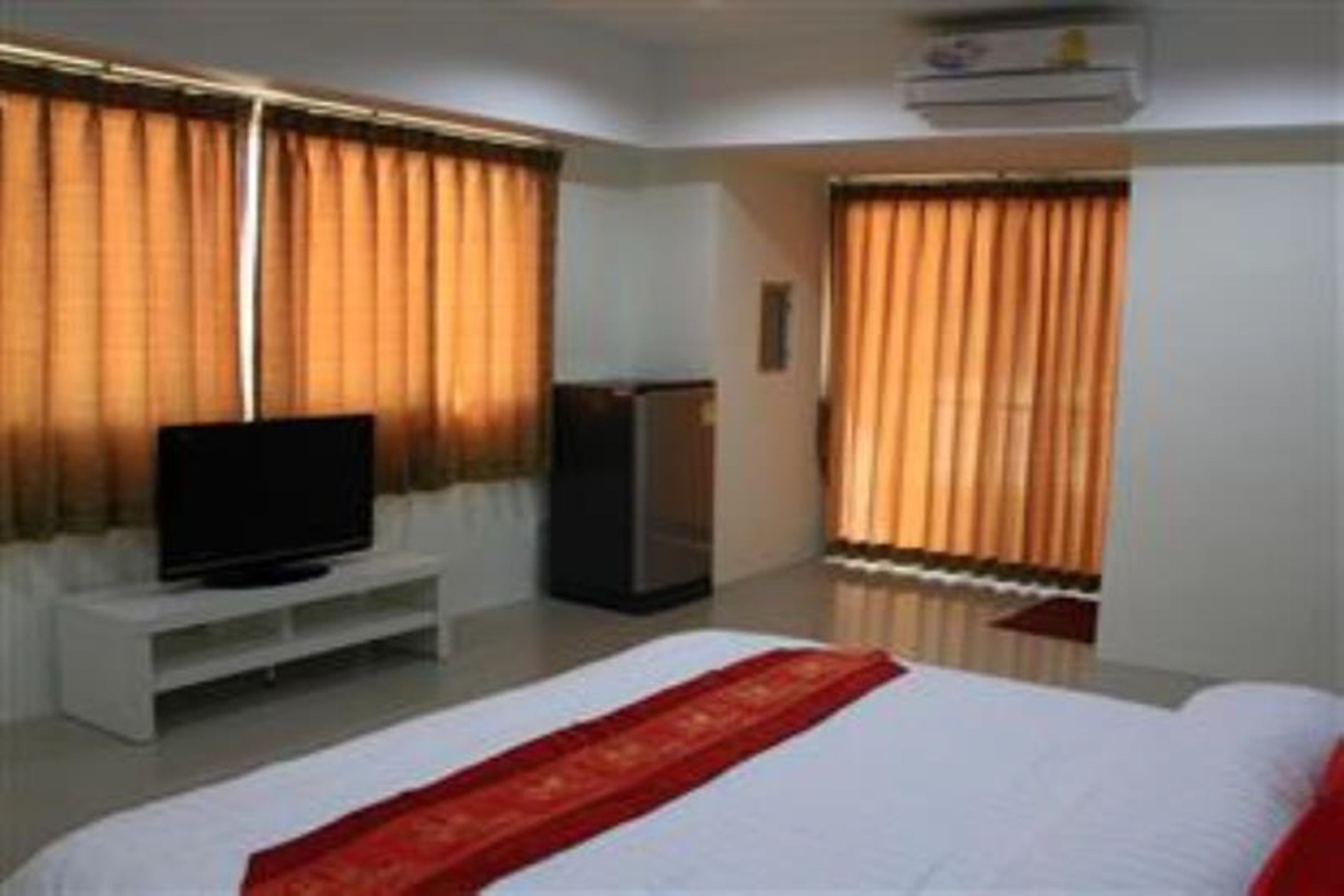 standard room | desk, rollaway beds, free wifi