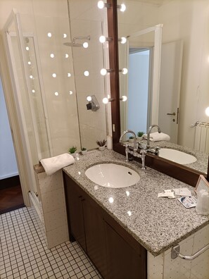 Bathroom - B&B 52cento (Arezzo)