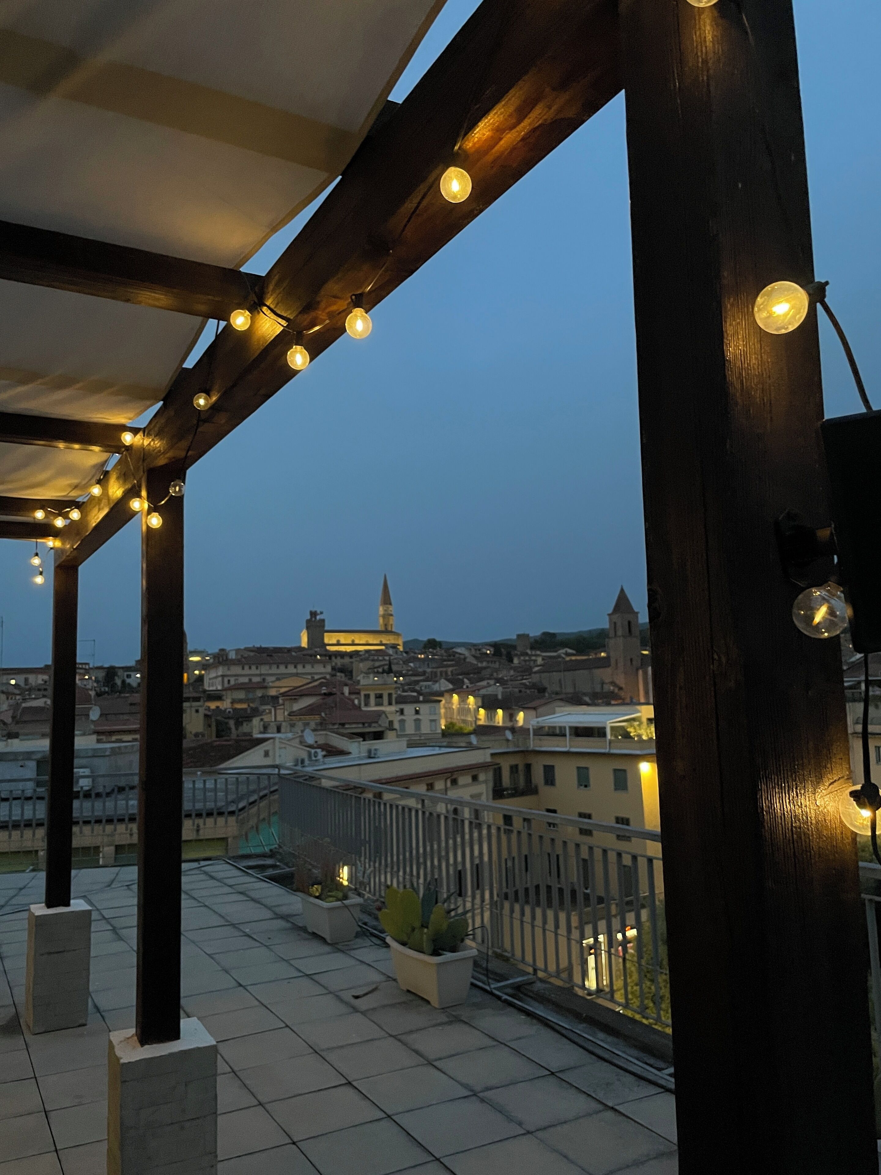 奢华客房, 按摩浴缸, 城市景观 | 免费 WiFi、床单