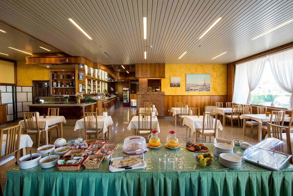 Daily buffet breakfast (EUR 10 per person)