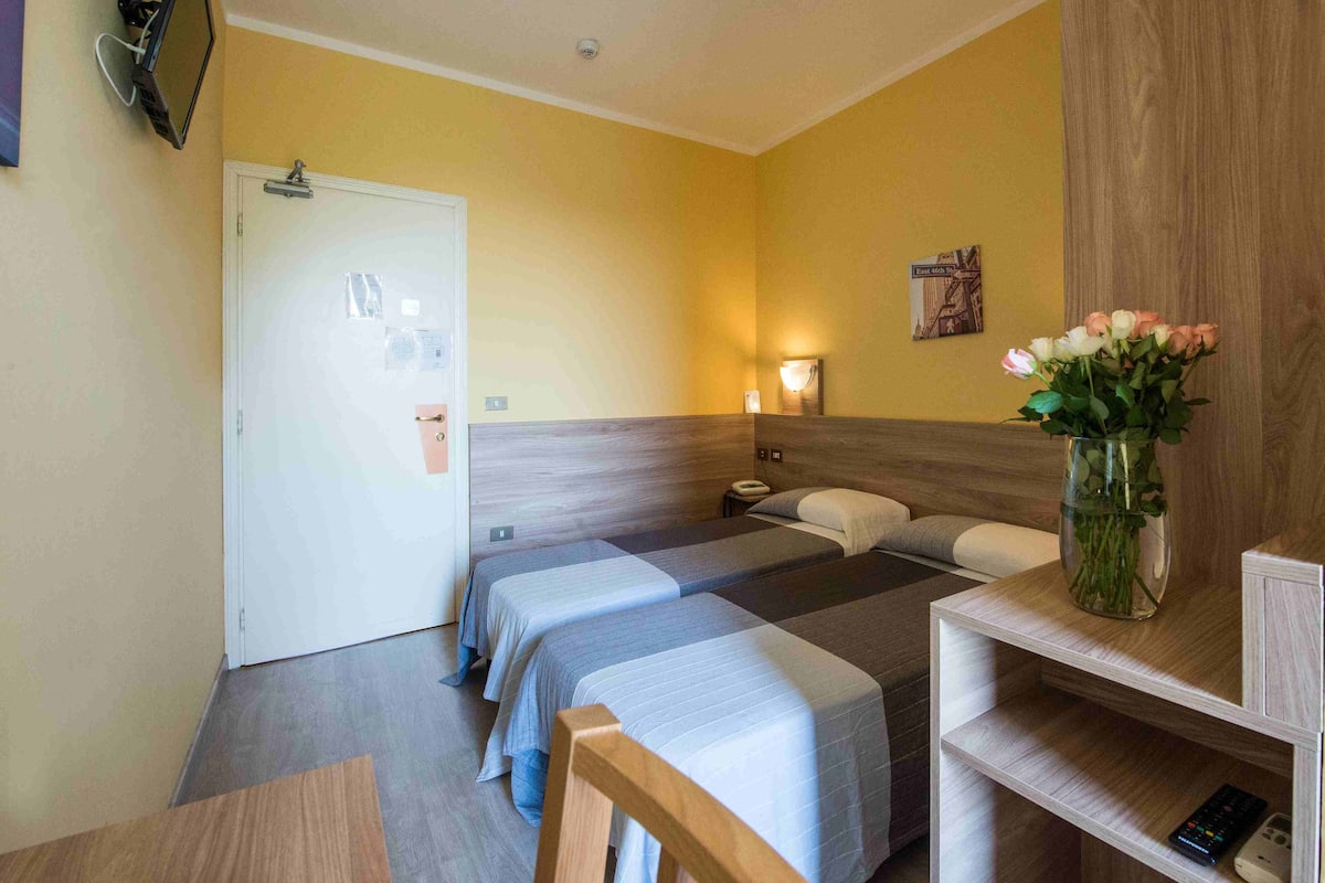 Single Room | Premium bedding, minibar, in-room safe, desk