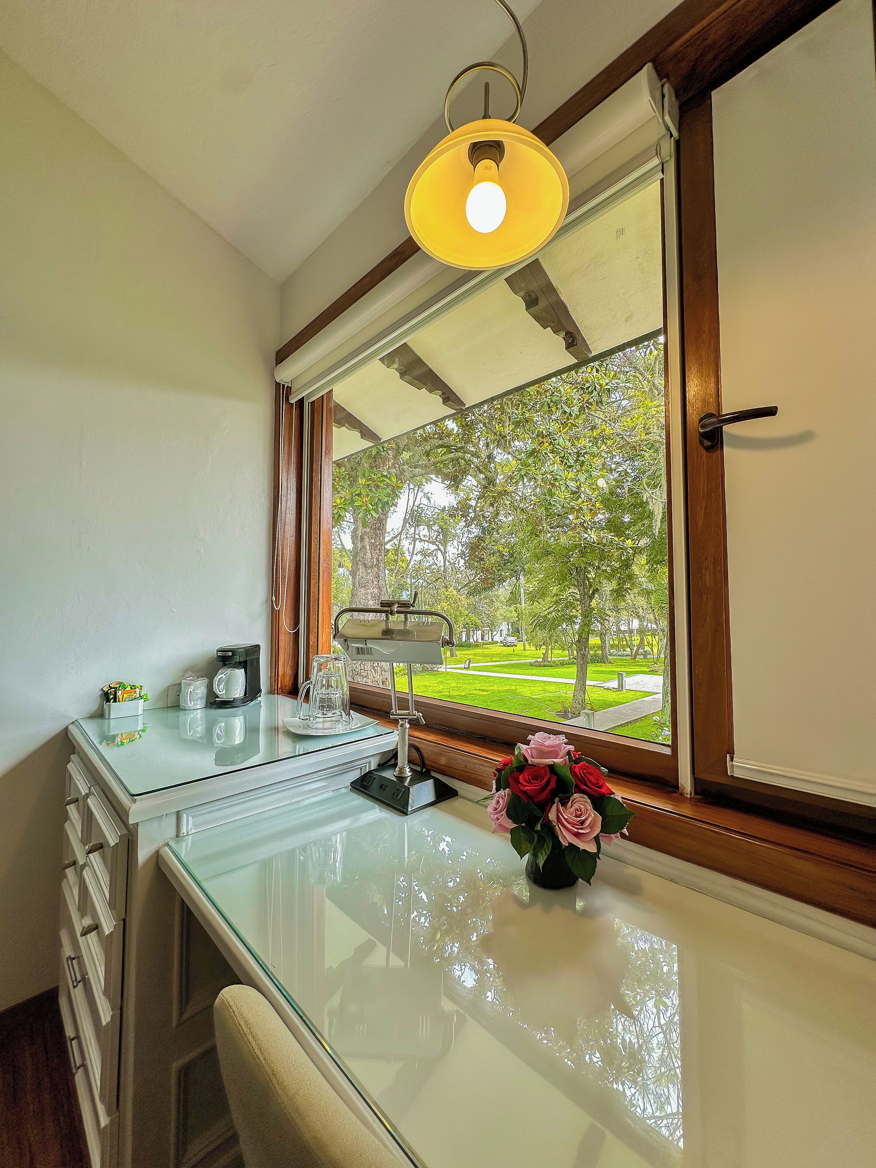 traditional room, 1 queen bed, non smoking, garden view | 1 bedroom, premium bedding, down duvets, pillow-top beds