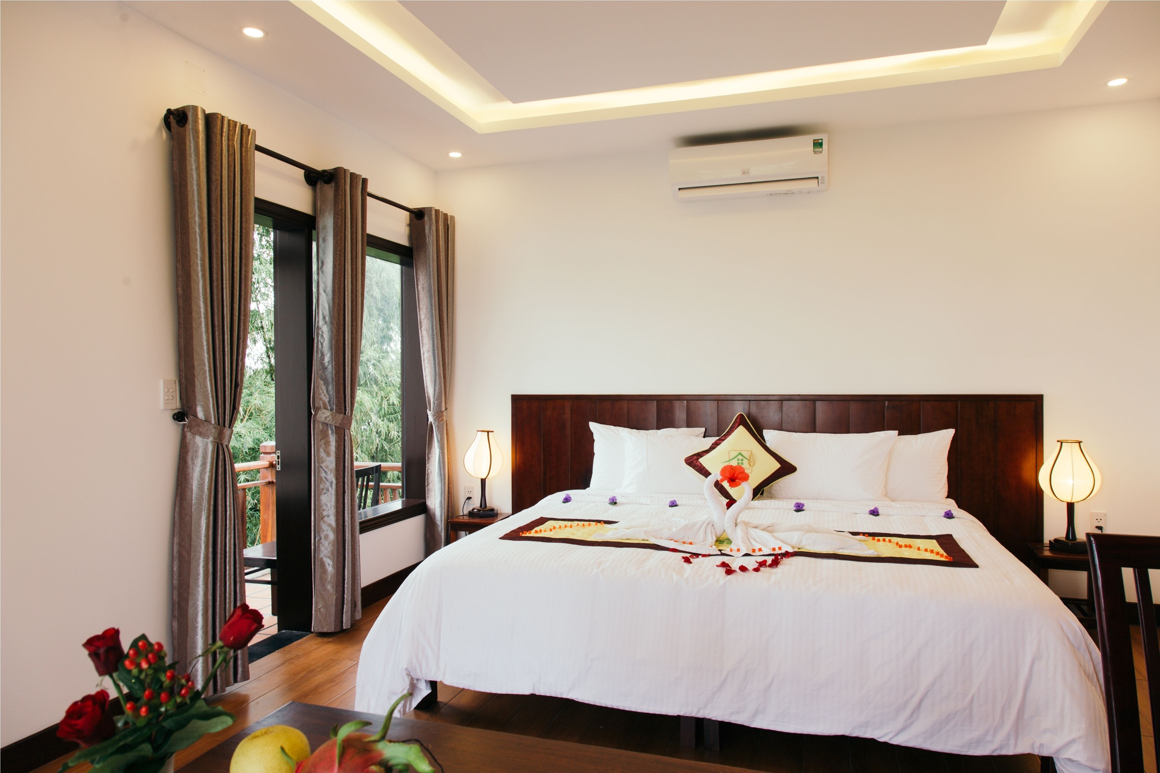 minibar, in-room safe, individually decorated, individually furnished