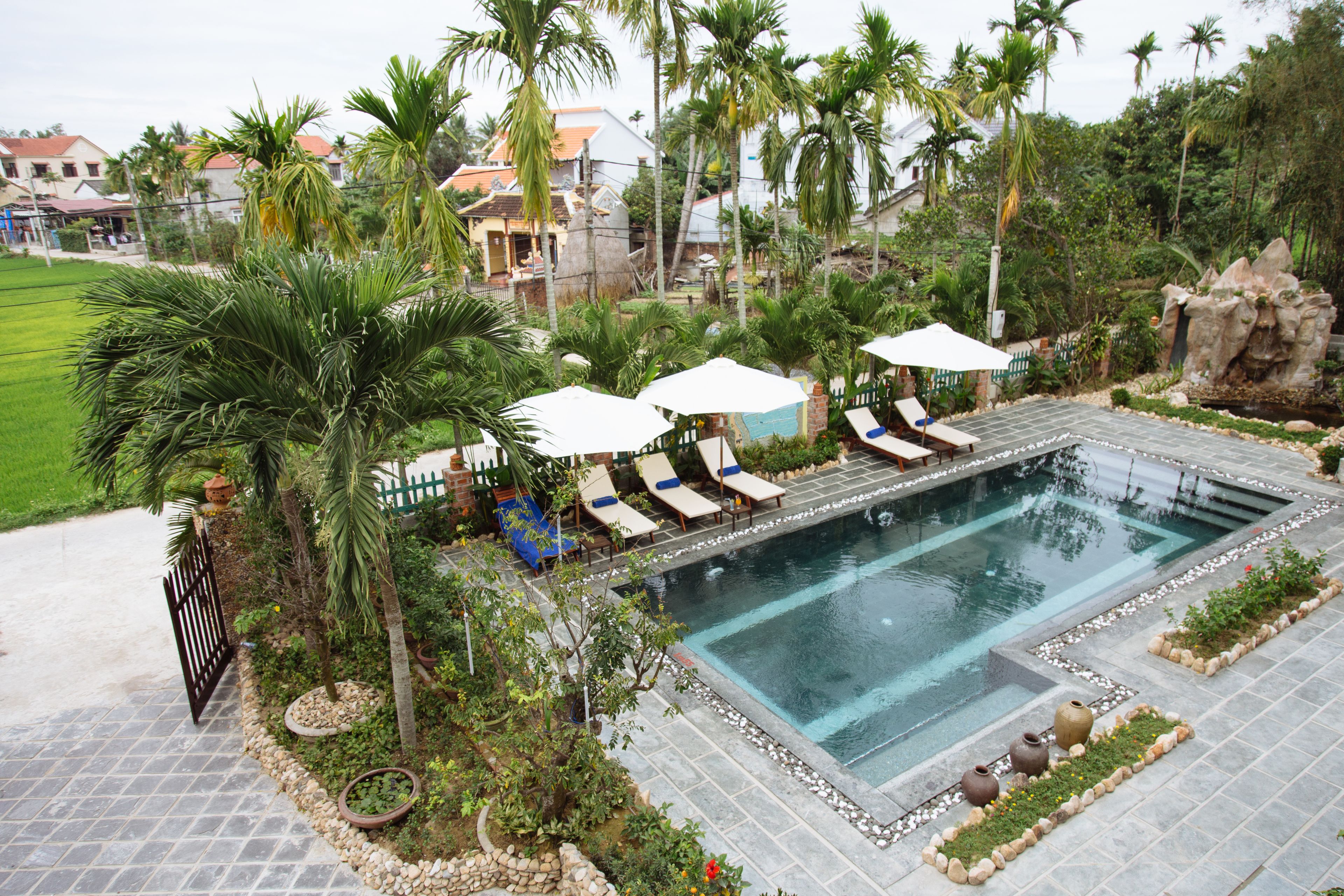 superior room, garden view | front of property