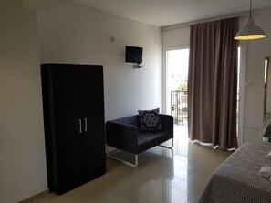 Studio, Balkon | Schreibtisch, Verdunkelungsvorhänge, Bügeleisen/Bügelbrett