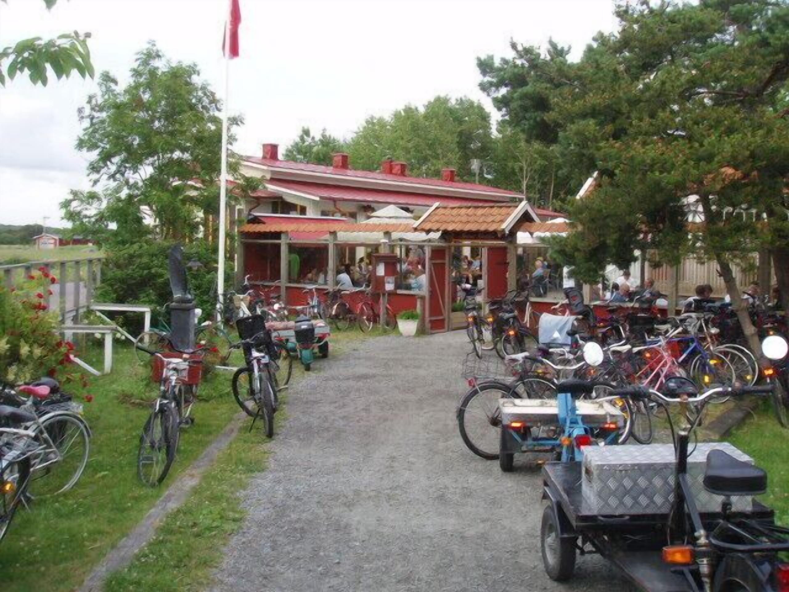 Lunch and dinner served, Scandinavian cuisine