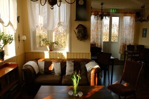 ห้องดับเบิล | บริเวณนั่งเล่น | ทีวี