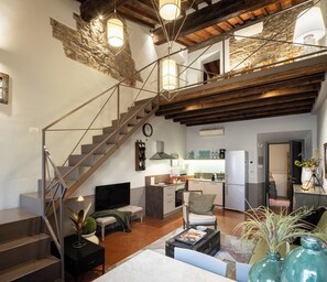 Comfort appartement (split level - Dadaioli) | Woonruimte | Flatscreentelevisie