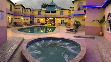 Bañera de hidromasaje exterior