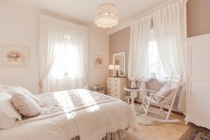 2 bedrooms, premium bedding, individually decorated - Nina Guest House (Castegnero)