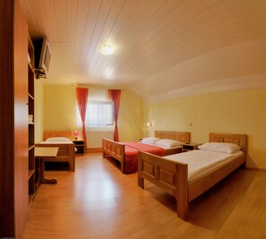 Quadruple Room | 1 bedroom, premium bedding, desk, free WiFi - Ranch Terra (Rakovica)