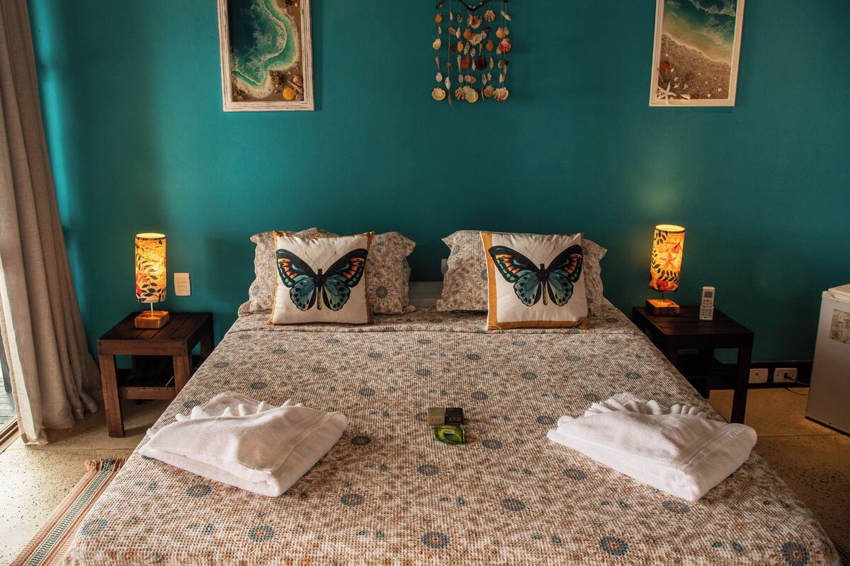 Superior room | 1 bedroom, individually decorated, bed sheets
