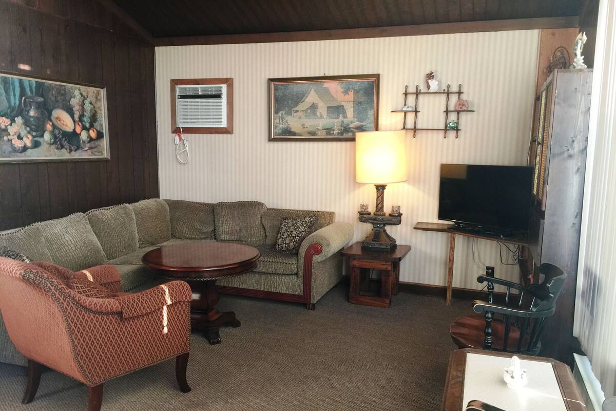2 Bedroom Chalet | Living room