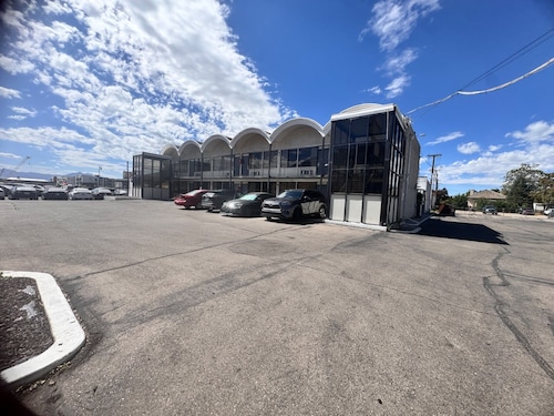 Executive Inn & Suites