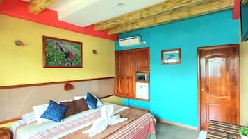 Superior Double Room, 1 King Bed, Garden View | Premium bedding, in-room safe, desk, laptop workspace