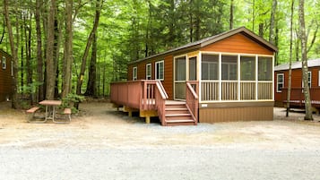 Deluxe Villa (No Linens Provided)  | Exterior
