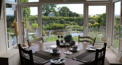 Mortimer Trail B & B