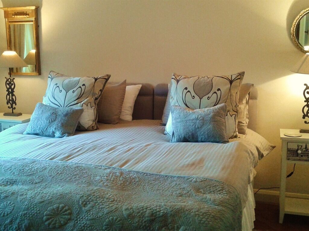 Suite, Ensuite (and Bath)