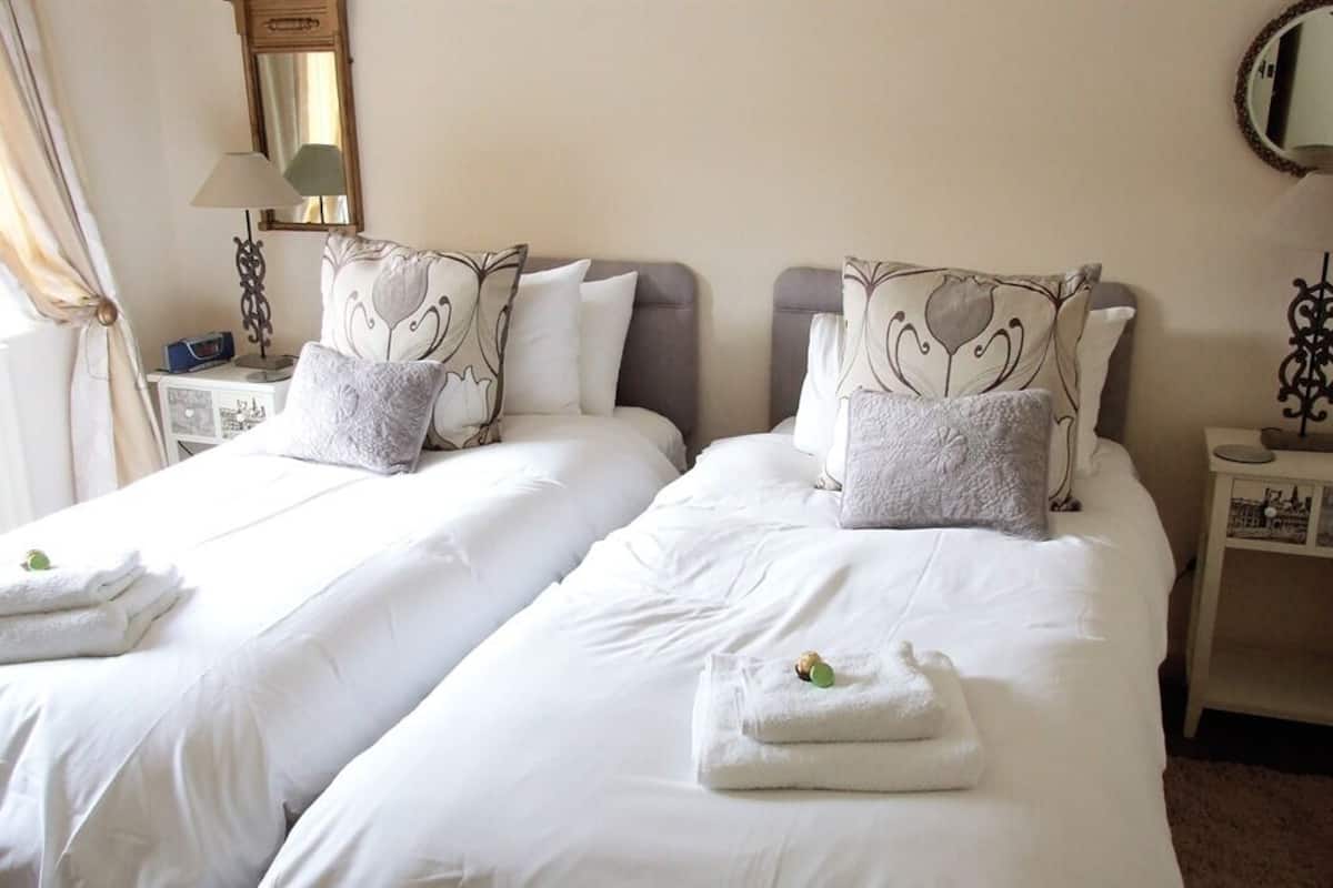 Suite, Ensuite (and Bath)