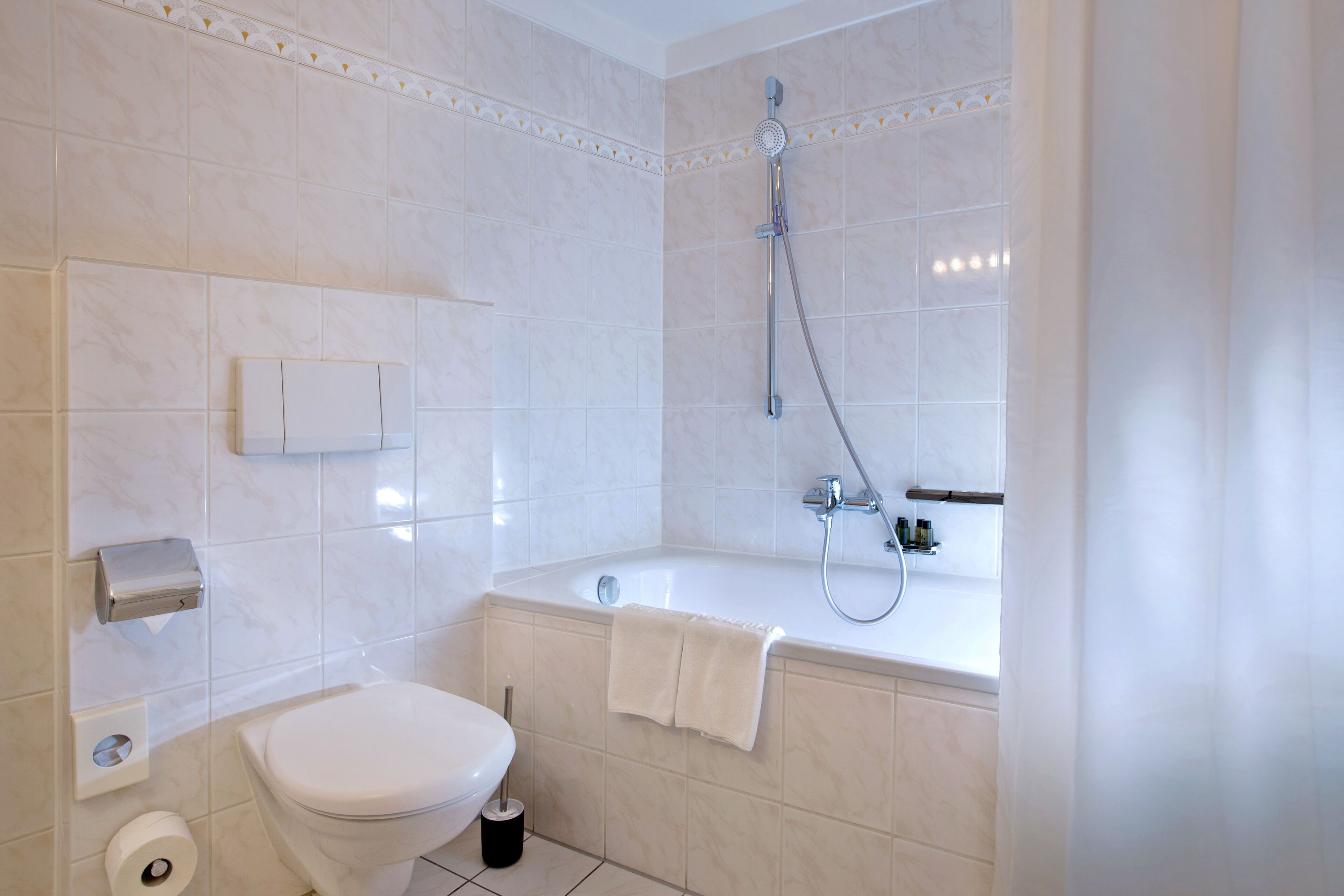 superior double room | 1 bedroom, hypo-allergenic bedding, in-room safe, desk