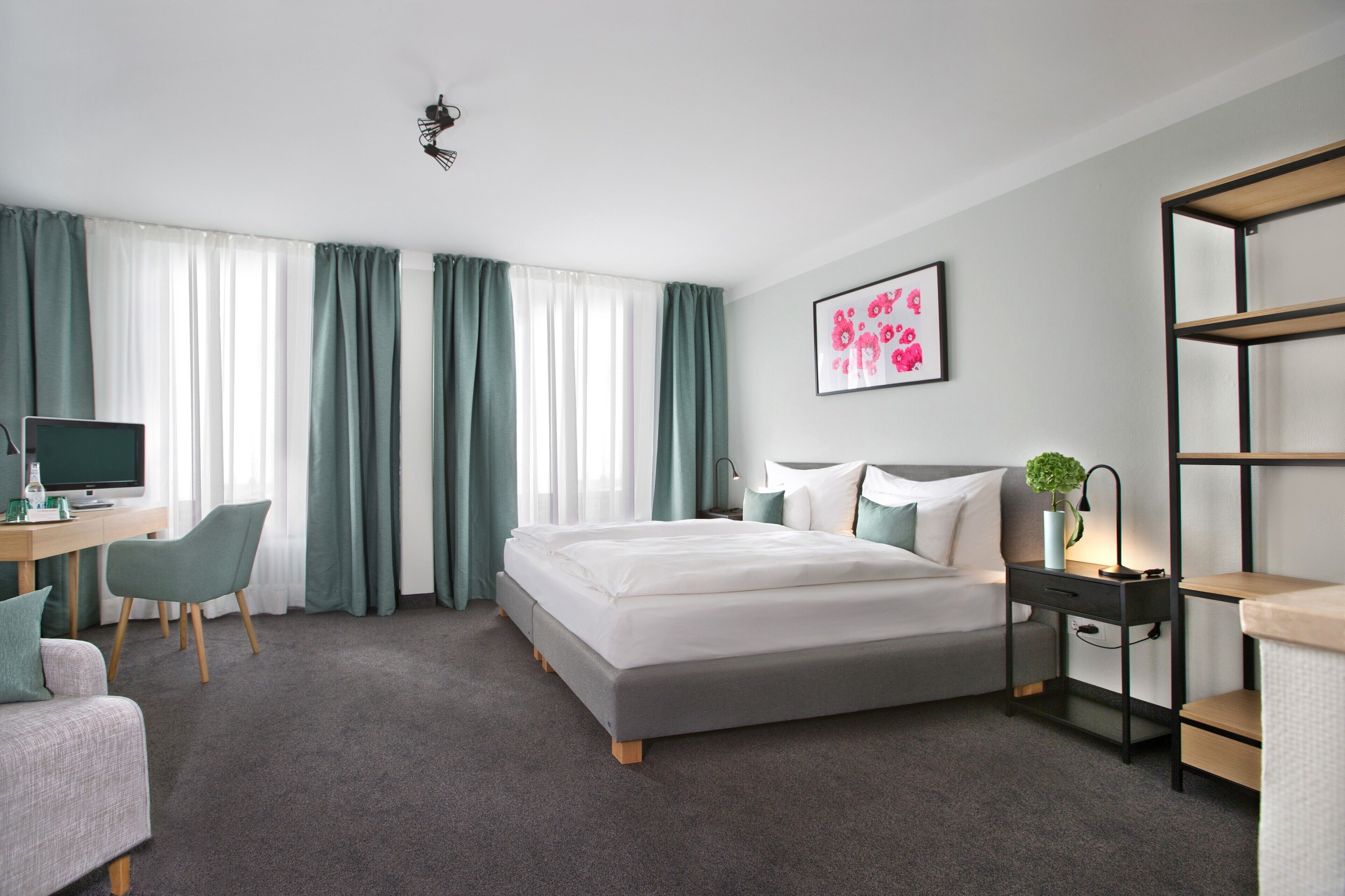 superior double room | 1 bedroom, hypo-allergenic bedding, in-room safe, desk