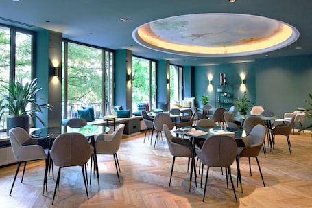 Lounge. Hotel Rotkreuzplatz