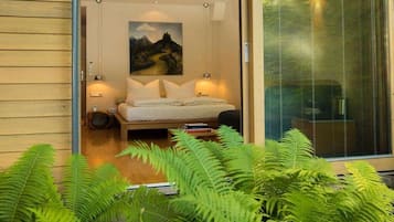 Habitación superior, 1 cama doble (Ryokan) | Escritorio y ropa de cama
