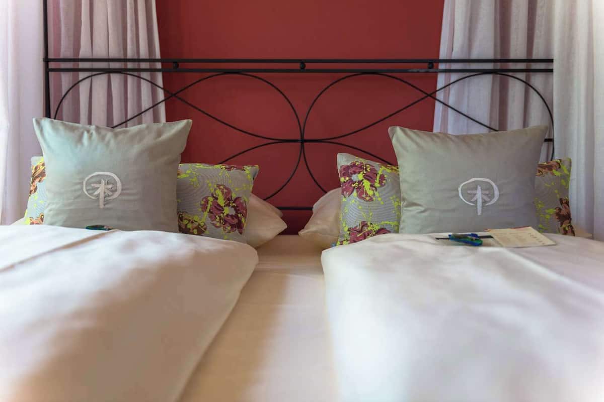 Desk, bed sheets
