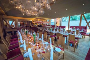 Breakfast and dinner served - Hotel Schindlerhof (Nuremberg)