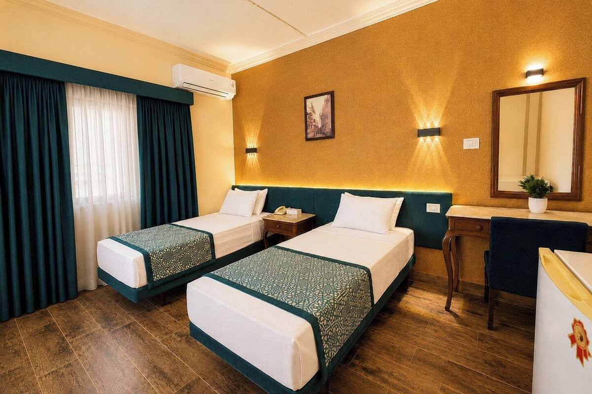 Economy Double Room, 2 Twin Beds | 1 bedroom, minibar, soundproofing, bed sheets
