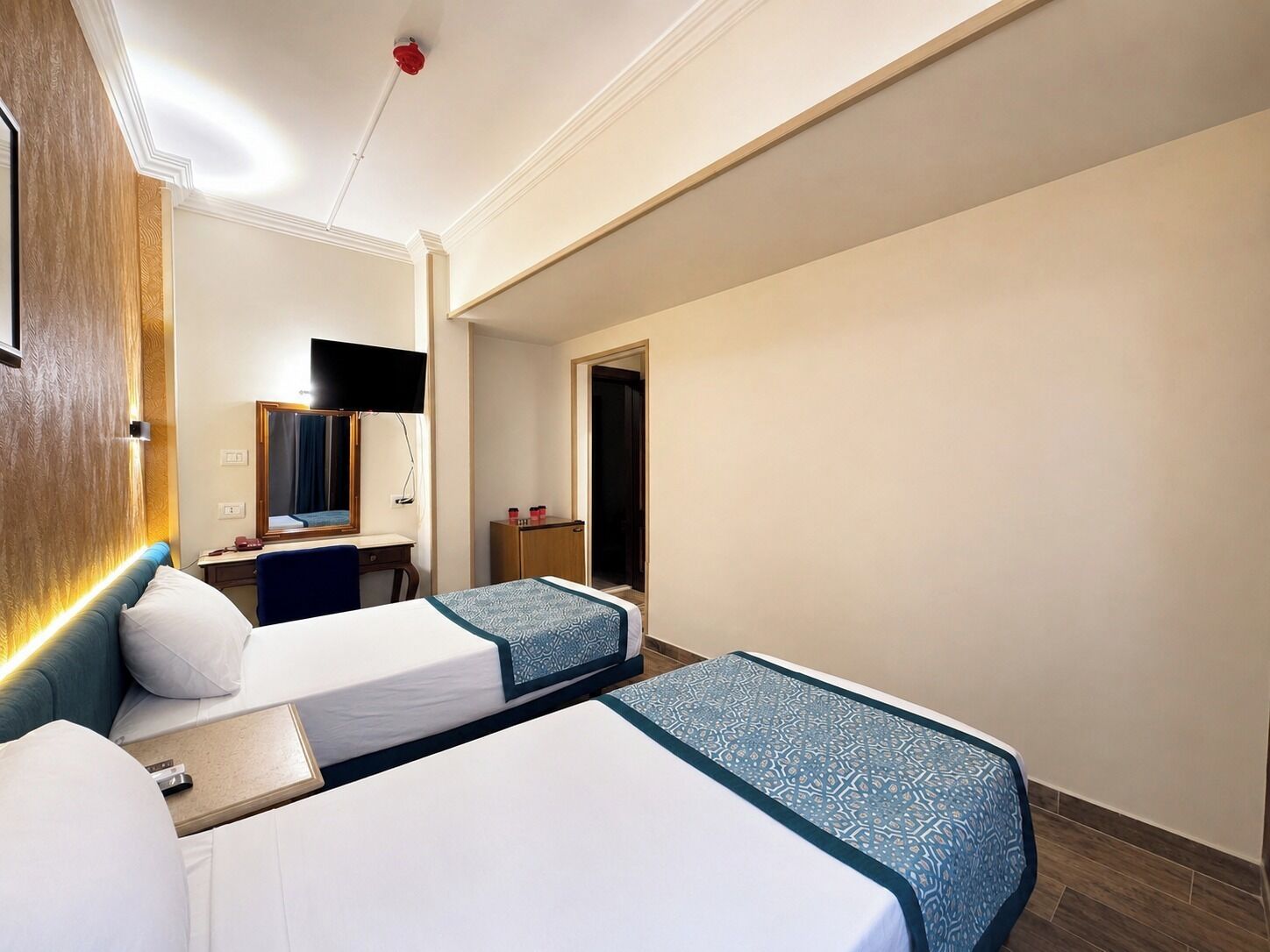 Quarto casal econômico, 2 camas de solteiro | 1 quarto, frigobar, quartos à prova de som, roupa de cama