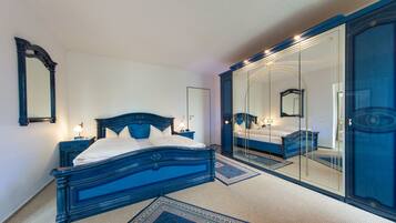 Standard Apartment, 1 Bedroom | Minibar, desk, iron/ironing board, cribs/infant beds