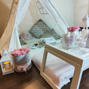 Family Suite | In-room safe, desk, soundproofing, iron/ironing board - Hôtel de Berny (Antony)