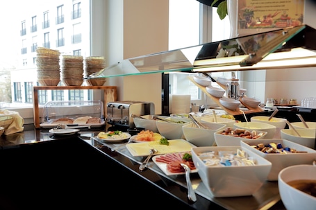 Free daily buffet breakfast