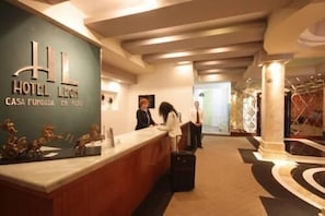 Lobby - Hotel Leon (León)