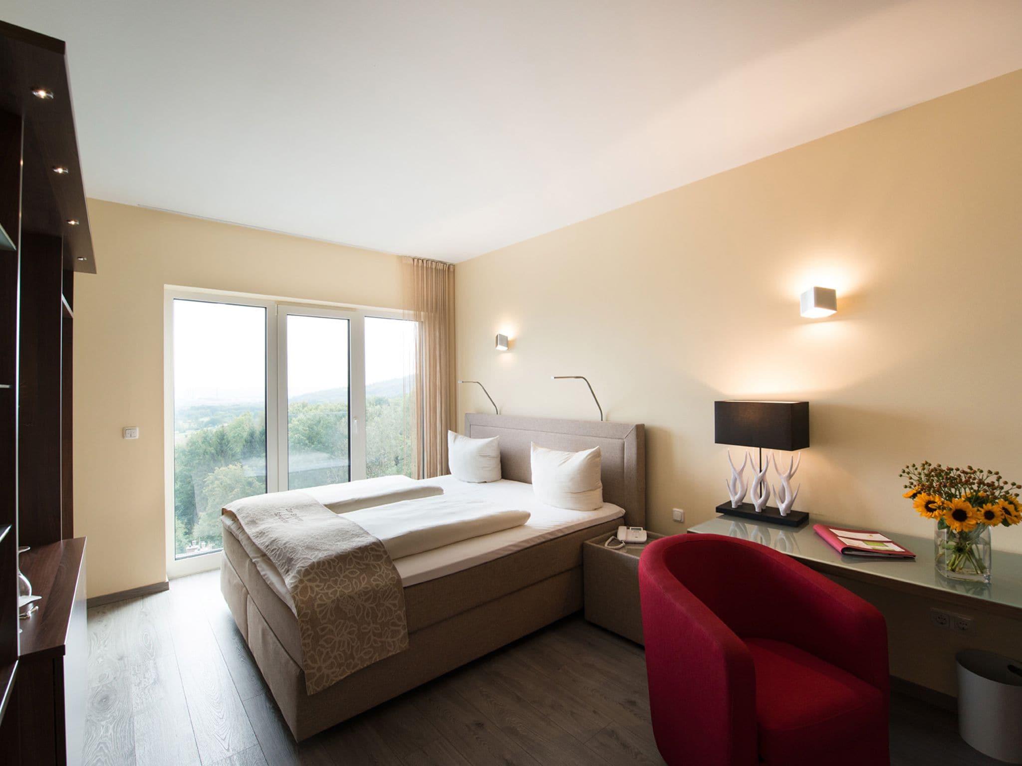 standard double room | in-room safe, desk, iron/ironing board, free wifi