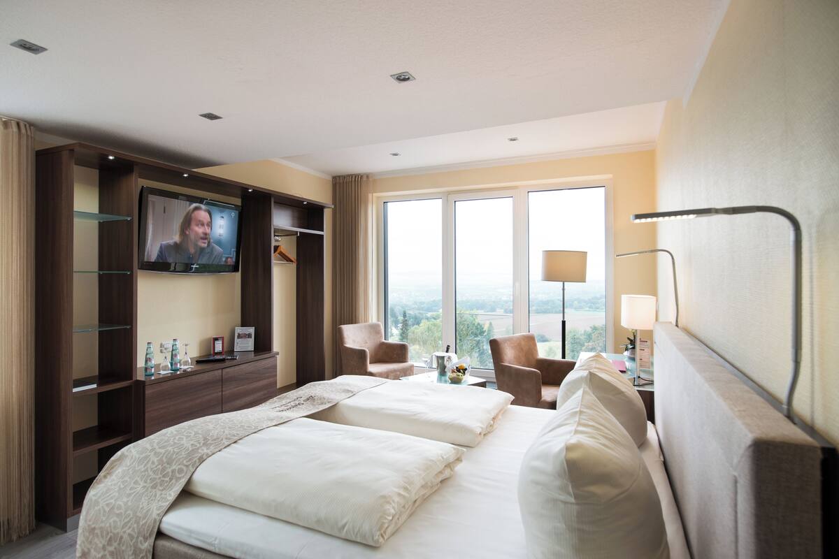 superior double room | in-room safe, desk, iron/ironing board, free wifi