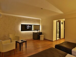 Triple Room | Living area | LCD TV