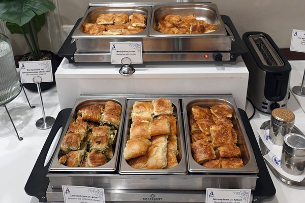 Desayuno buffet (EUR 7 por persona)