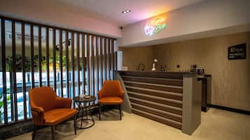Soins d'aromathérapie, massages thaïs, gommages corporels